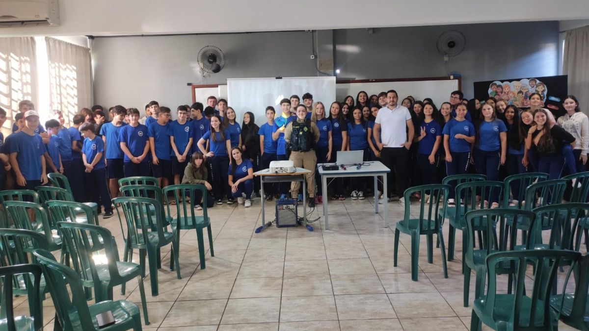Polícia Militar de Catanduvas realiza palestra sobre segurança escolar em Três Barras do Paraná