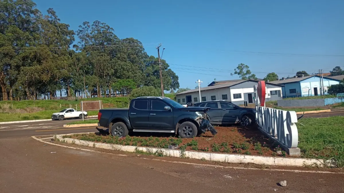 Acidente envolvendo dois veículos é registrado próximo à Penitenciária em Catanduvas Acidente envolvendo dois veículos é registrado próximo à Penitenciária em Catanduvas
