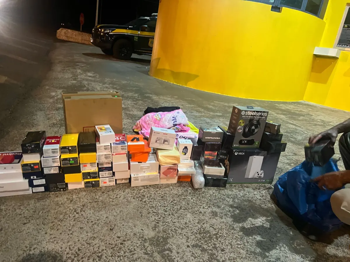 Vídeo: PRF apreende veículo carregado com mercadorias contrabandeadas do Paraguai em Catanduvas
