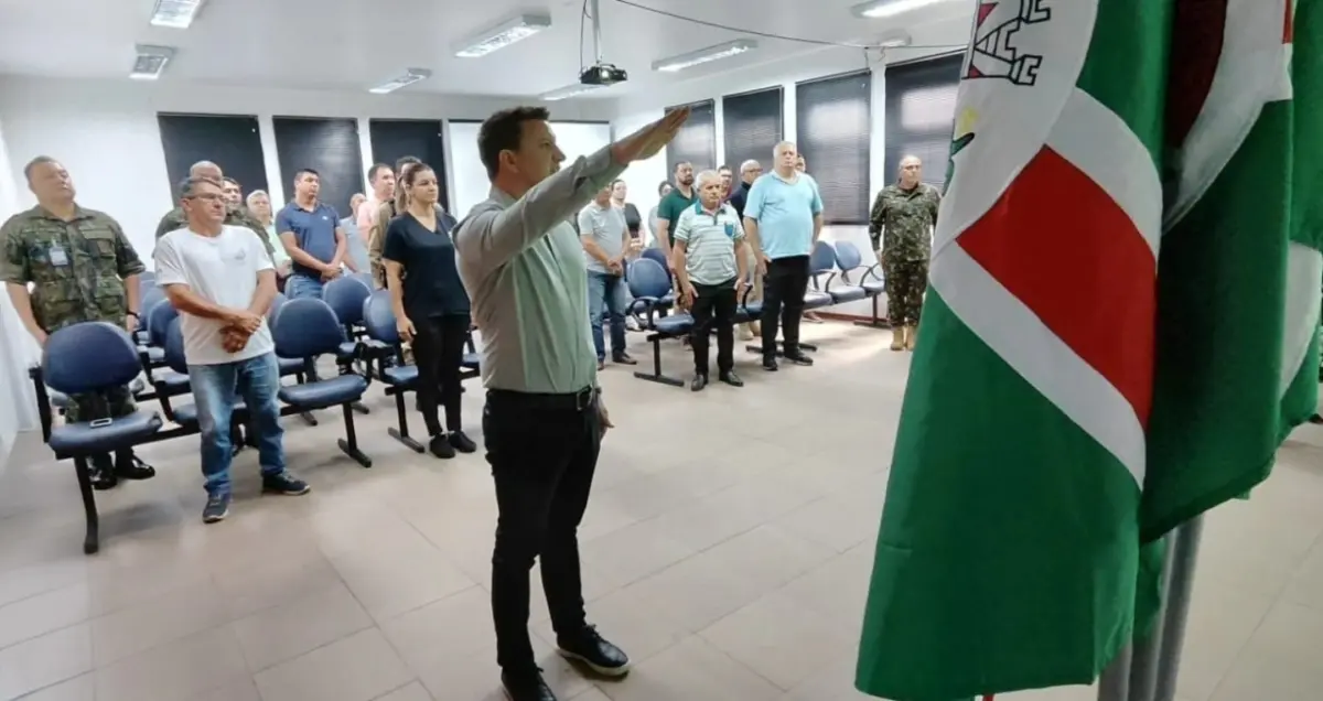 PREFEITO DE CATANDUVAS, ADEMAR BURCKHARDT, TOMA POSSE COMO PRESIDENTE DA JUNTA DE SERVIÇO MILITAR Nº 129
