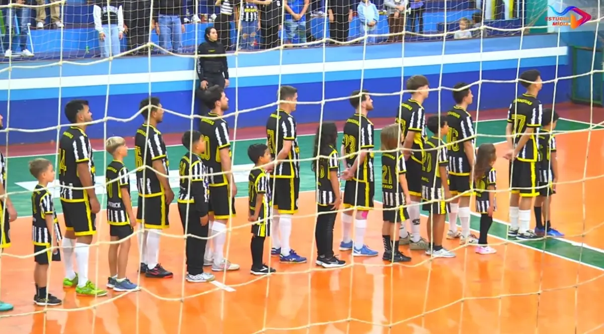 Catanduvas estreia com vitória na Copa AMOP de Futsal 2025