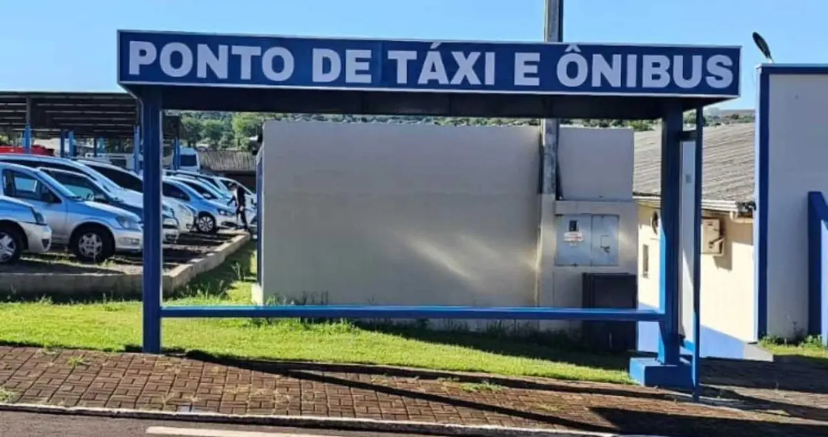 Catanduvas instala novos pontos de táxi e reforça regularização do serviço no município