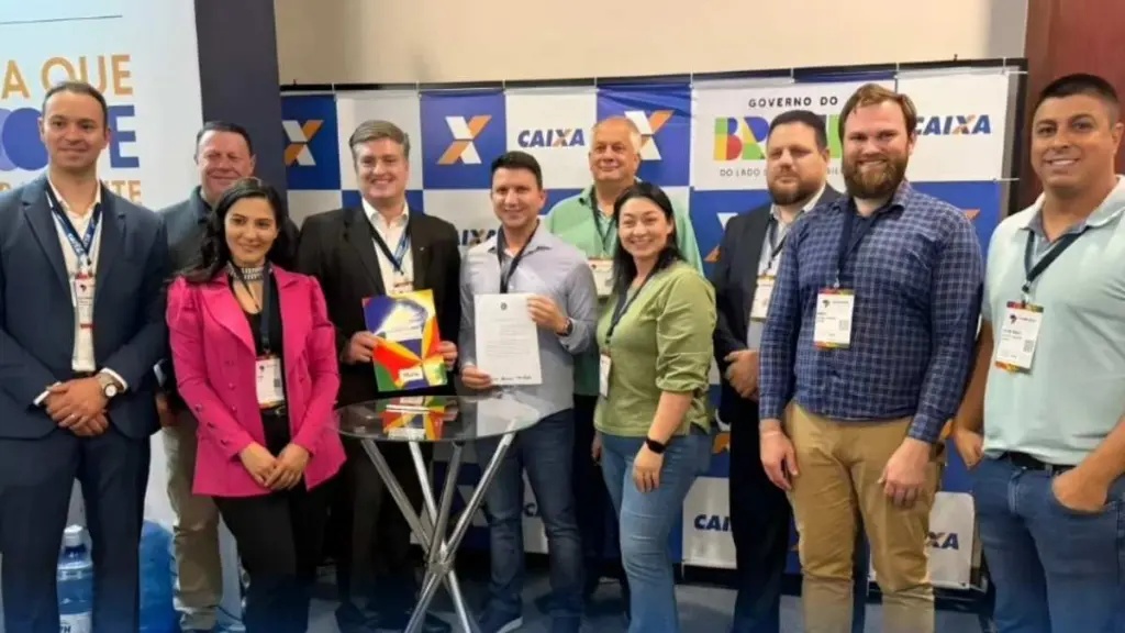 Prefeito Ademar assina convênio e Catanduvas garante 20 novas moradias populares