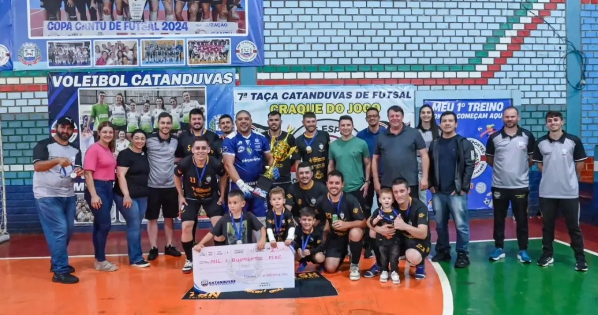 Farmácia Ultra Descontão e Segunda do Baralho são campeões da 7ª Taça Catanduvas de Futsal