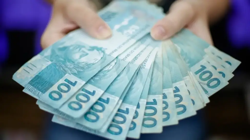 Empresas têm até 28 de novembro para pagar a 1ª parcela do 13º salário