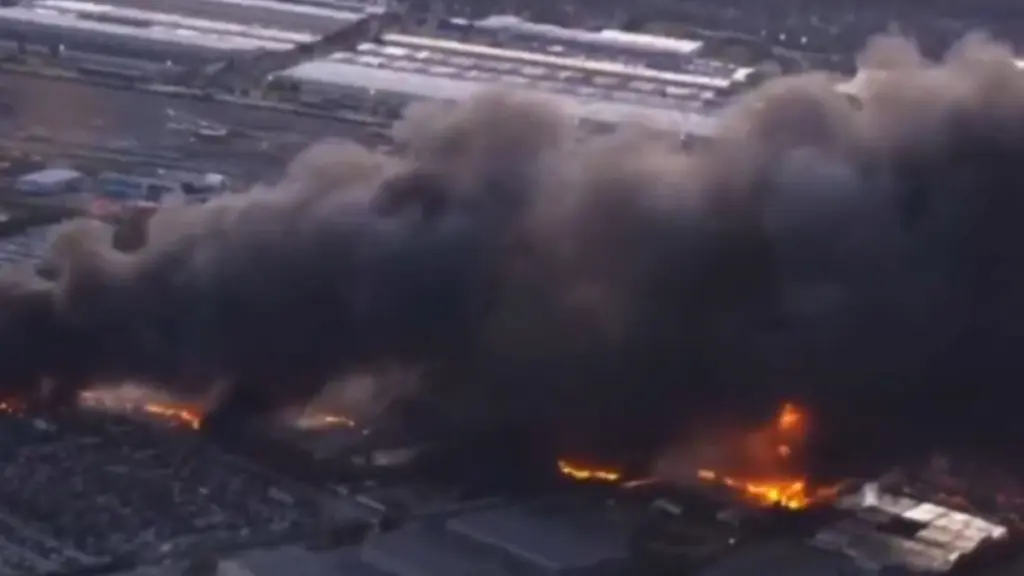 Explosão de avião da UPS assusta moradores após queda nos EUA