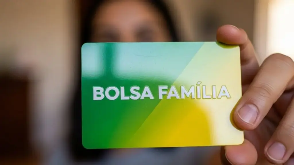 Bolsa Família inicia pagamentos de novembro no dia 14 com valor mínimo de R$ 600