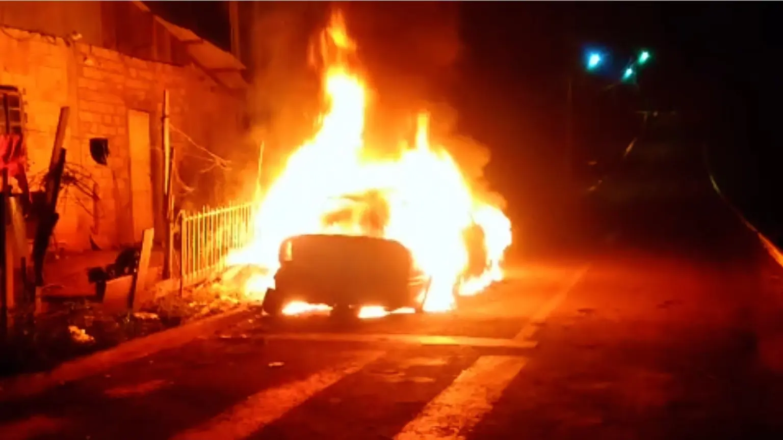 Vídeo: Veículo é incendiado no bairro Alto Alegre, em Catanduvas