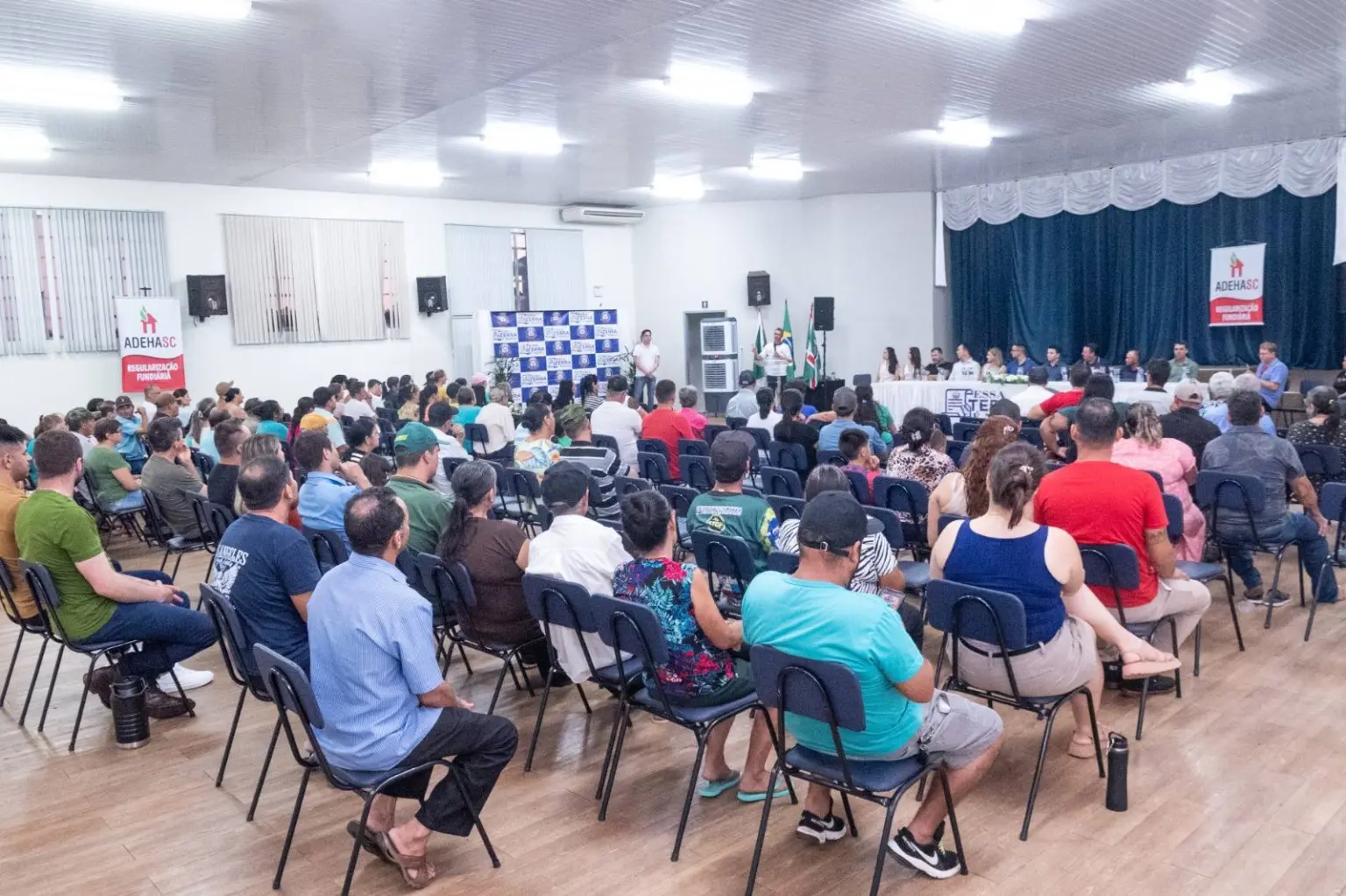 Catanduvas entrega 134 matrículas e avança na regularização fundiária com o programa Essa Terra é Nossa