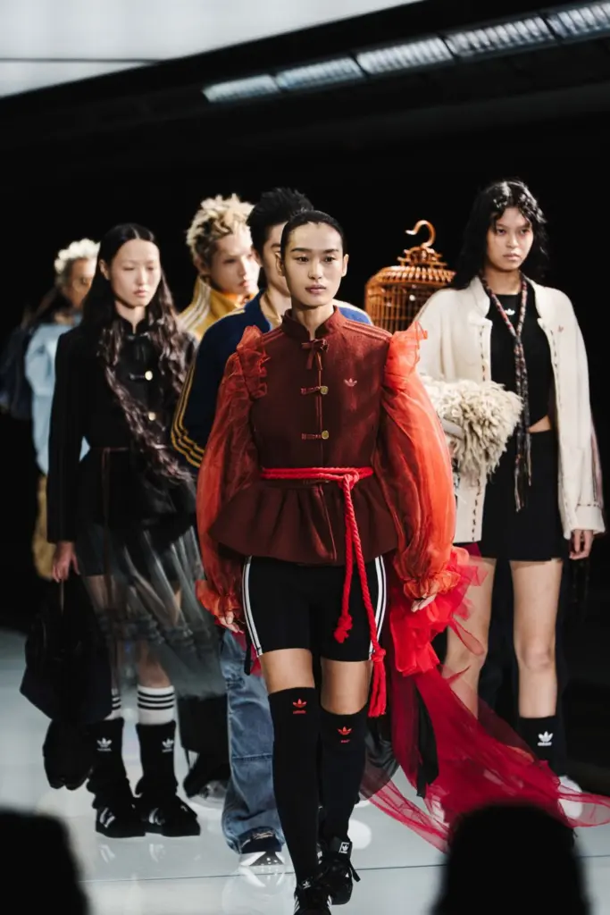 Por que a jaqueta ‘Ano Novo Chinês’ da Adidas se tornou viral