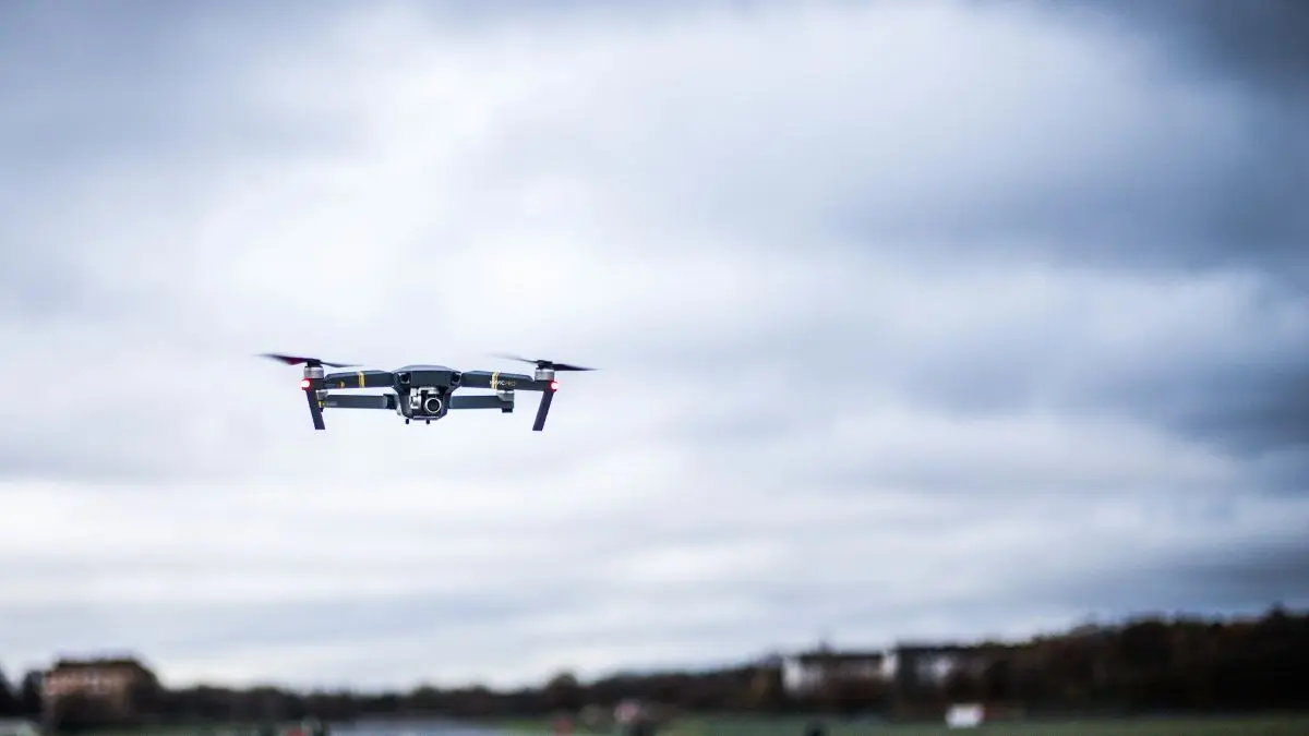 Homem é preso em Guaratuba após drone impedir decolagem de helicóptero que resgatava criança vítima de afogamento Homem é preso em Guaratuba após drone impedir decolagem de helicóptero que resgatava criança vítima de afogamento