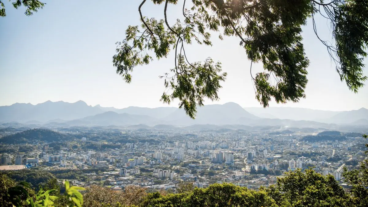 Joinville consolida posto de terceira cidade mais segura do Brasil e atrai 74 novos negócios por dia Joinville consolida posto de terceira cidade mais segura do Brasil e atrai 74 novos negócios por dia