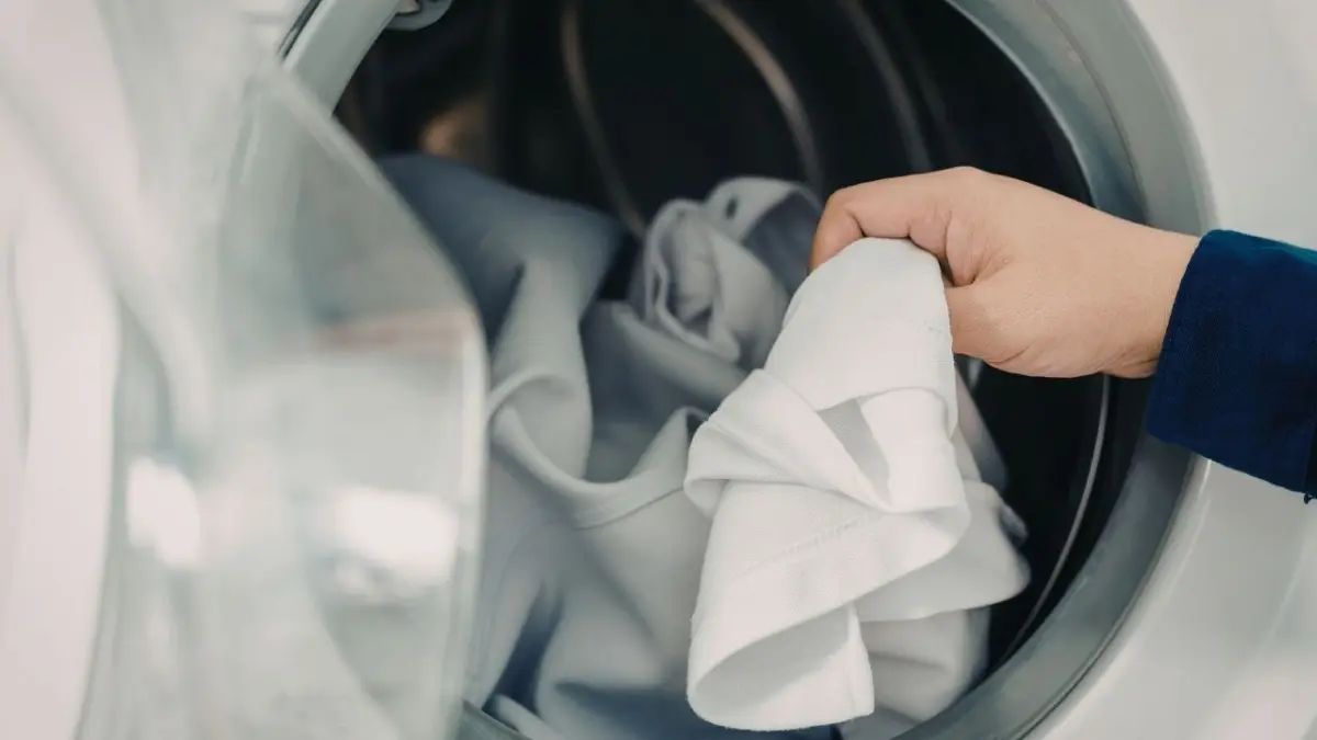 Temperatura da água define durabilidade e brilho das roupas brancas Temperatura da água define durabilidade e brilho das roupas brancas