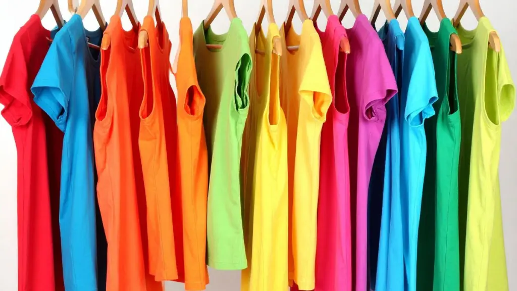 Cores das roupas podem influenciar a forma como os outros percebem sua capacidade mental