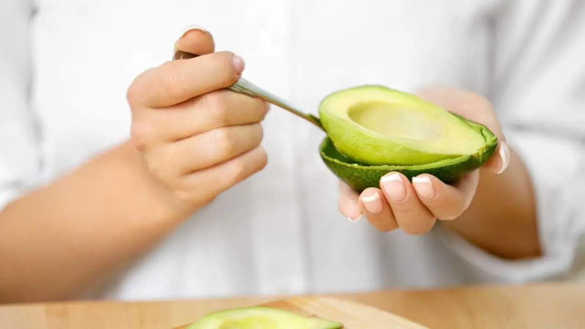 Reaproveitamento da casca de abacate surpreende especialistas e reforça a saúde Reaproveitamento da casca de abacate surpreende especialistas e reforça a saúde