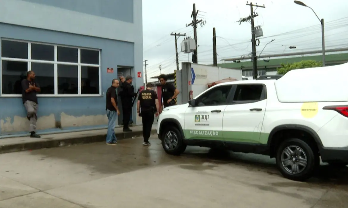 ANP Fiscaliza Distribuidoras de Combustível no Rio de Janeiro em Busca de Aumento Abusivo Pós-Guerra no Oriente Médio ANP Fiscaliza Distribuidoras de Combustível no Rio de Janeiro em Busca de Aumento Abusivo Pós-Guerra no Oriente Médio