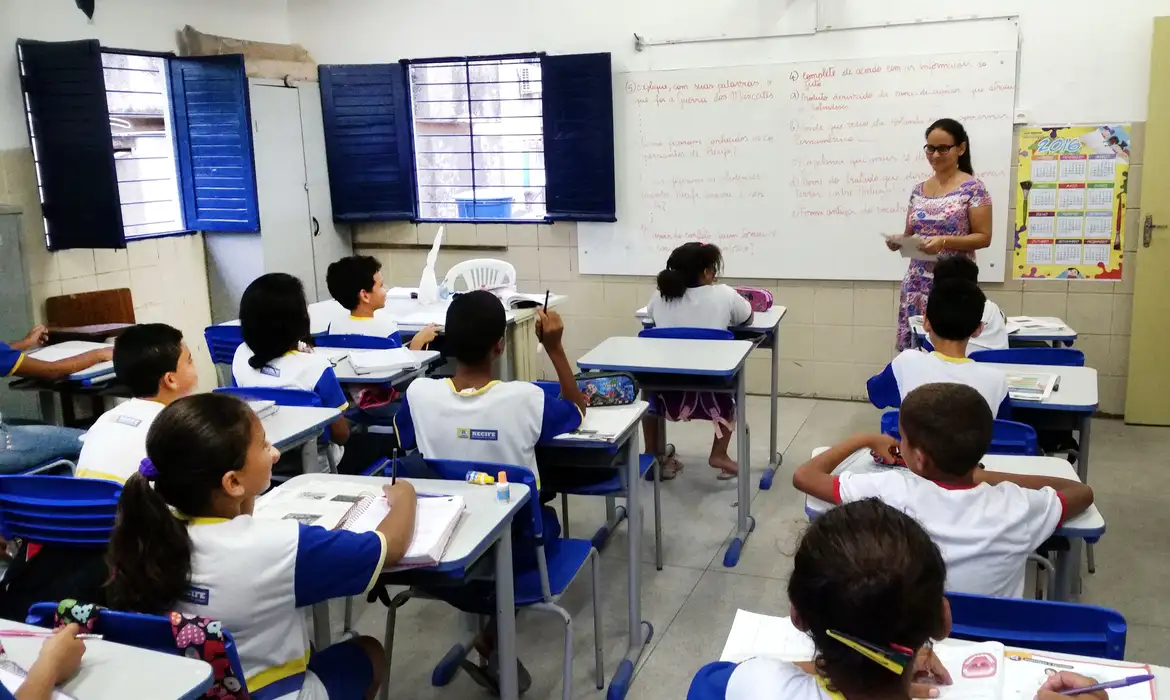 Escolas do Brasil: Lei Maria da Penha ganha versão na Educação Básica para combater violência contra a mulher Escolas do Brasil: Lei Maria da Penha ganha versão na Educação Básica para combater violência contra a mulher