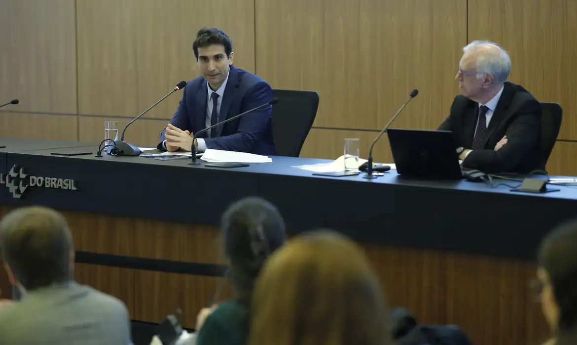 Galípolo: BC tem margem para agir com cautela e avaliar impactos da guerra no Brasil Galípolo: BC tem margem para agir com cautela e avaliar impactos da guerra no Brasil