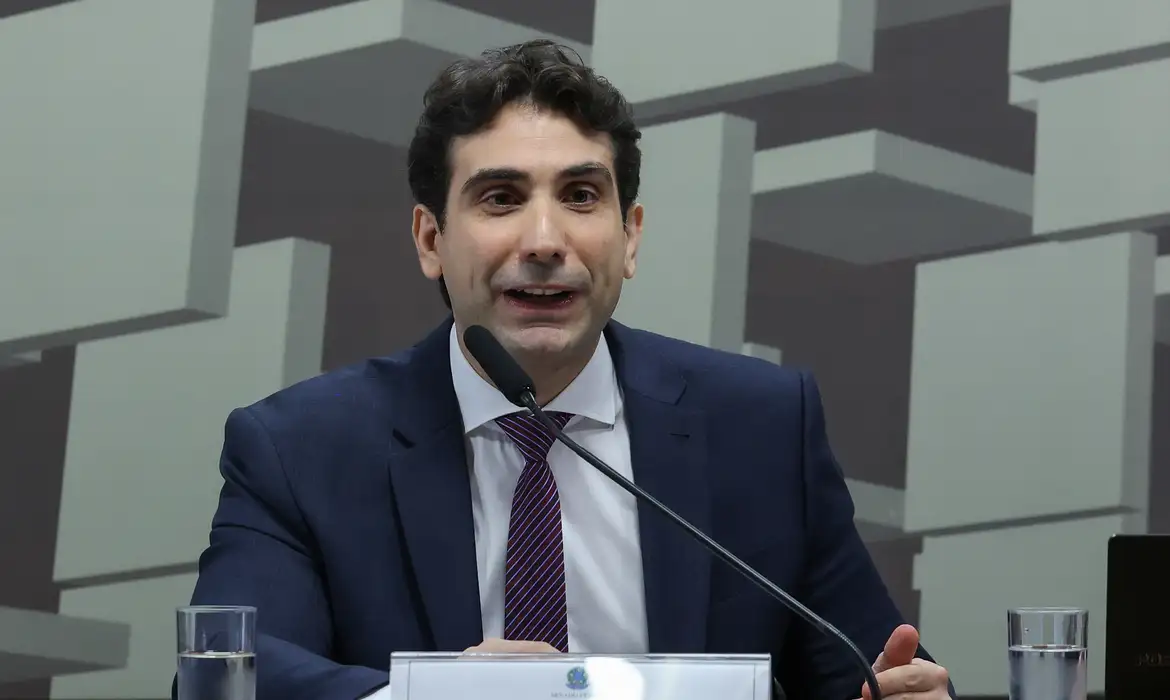 Galípolo: Brasil mais forte contra volatilidade do petróleo, graças a exportação e juros altos Galípolo: Brasil mais forte contra volatilidade do petróleo, graças a exportação e juros altos