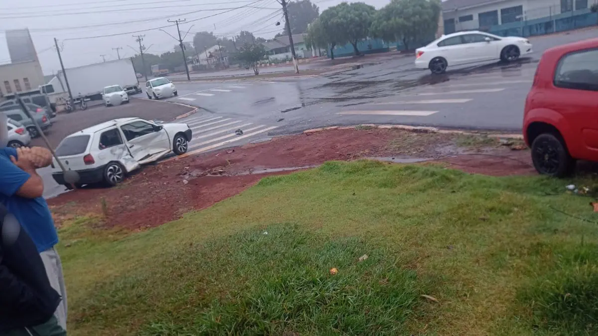 Acidente de trânsito é registrado no bairro Alto Alegre em Catanduvas nesta quarta-feira (08/04) 1 Acidente de trânsito é registrado no bairro Alto Alegre em Catanduvas nesta quarta-feira (08/04)
