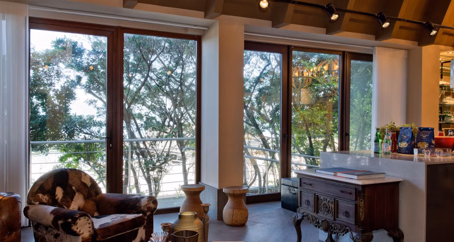 Segurança Discreta: Como Proteger Sua Casa Sem Comprometer a Fachada com Esquadrias de PVC