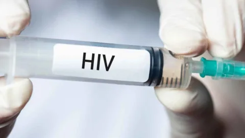 Injeção semestral contra HIV começa a ser oferecida na Inglaterra enquanto Brasil segue sem acesso ao medicamento