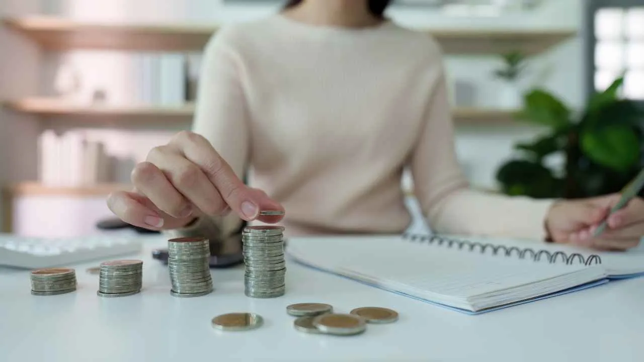 5 ajustes simples no orçamento que podem abrir espaço para começar a guardar dinheiro