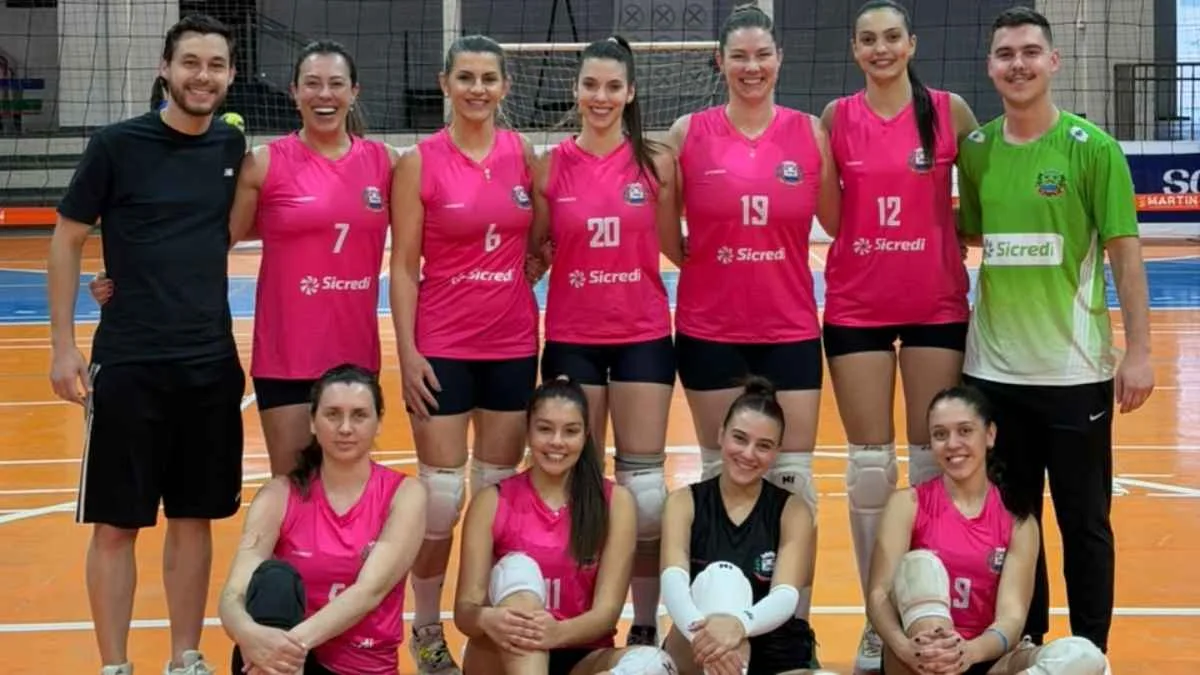 Atletas de Catanduvas comemoram título inédito no voleibol feminino