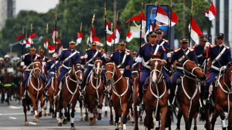 Desfile cívico-militar reúne 6,5 mil militares e agentes no Rio